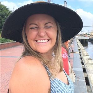 Meet your Posher, Kayla